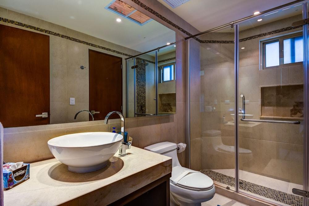 Ka Ax 3 Bdrm Pth Rooftop Sleeps 7
