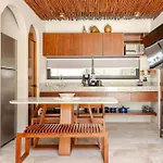 Ocean Breeze Villa - A Few Steps From The Beach!