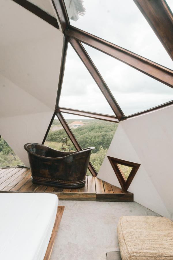 Mamasan Treehouses & Hotel