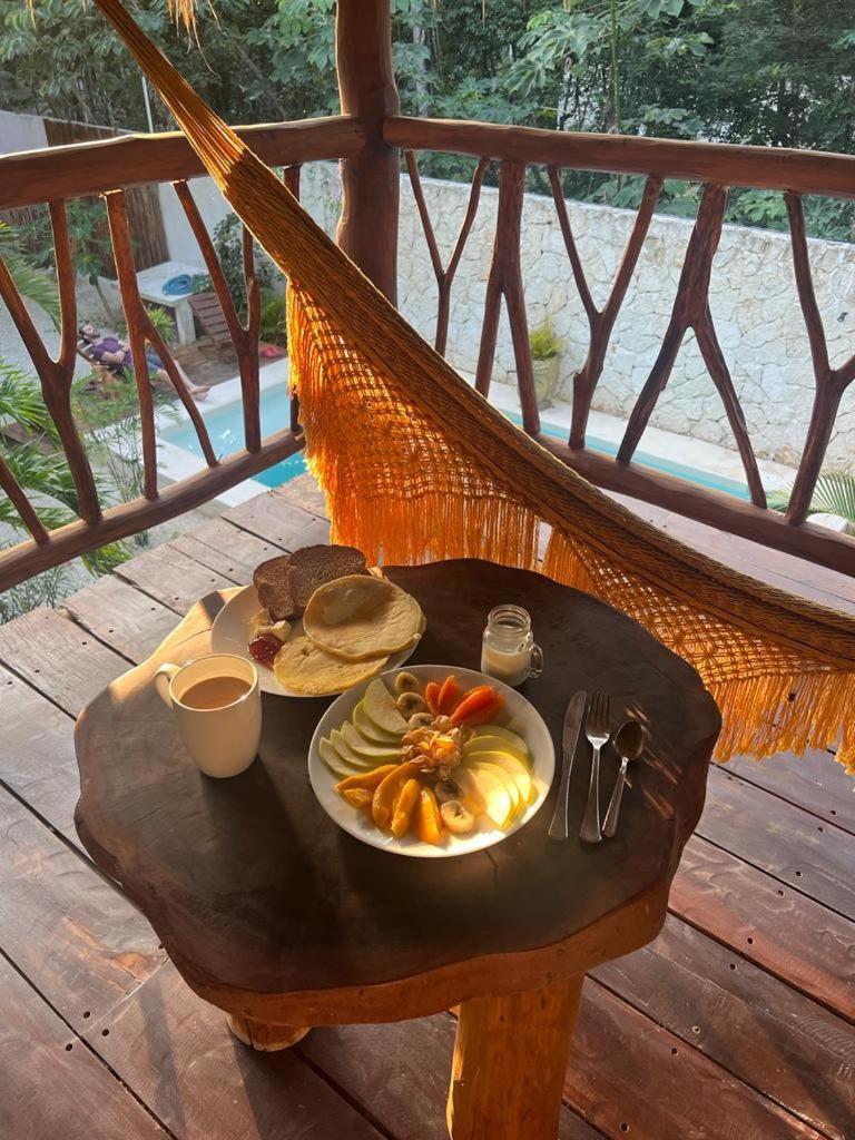Tzunum Jade Lodge *