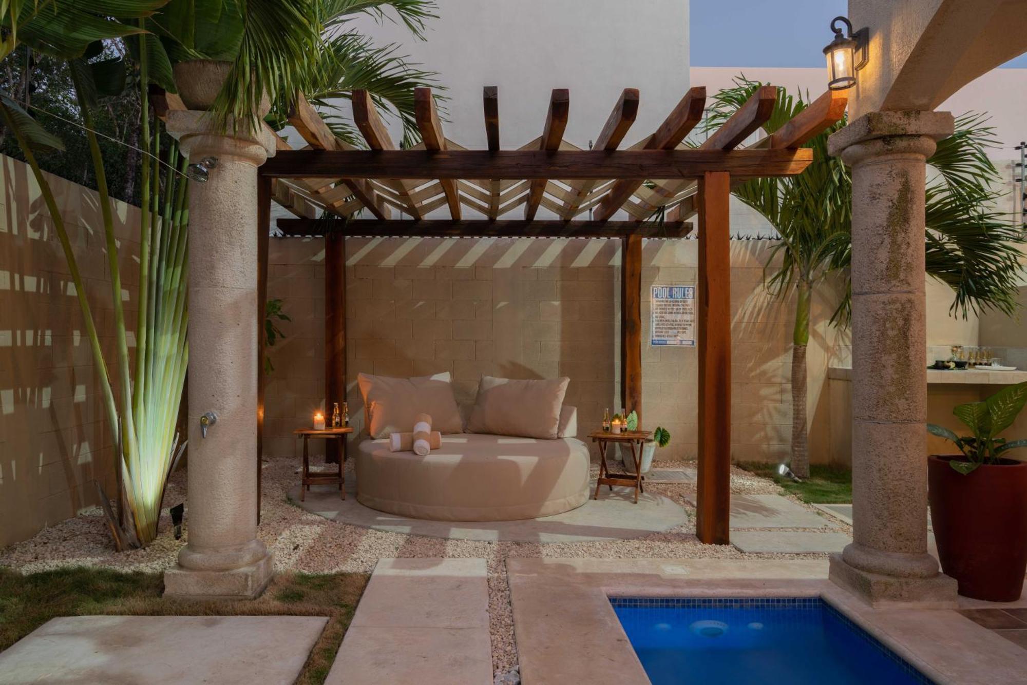 Stunning For 10-cabana-private Pool-parking Holiday home