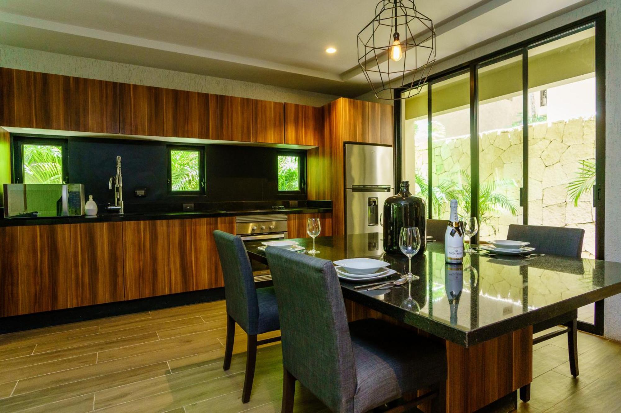 Luxurious Oasis Jacuzzi With Art Gallery And Pool Apartamento *