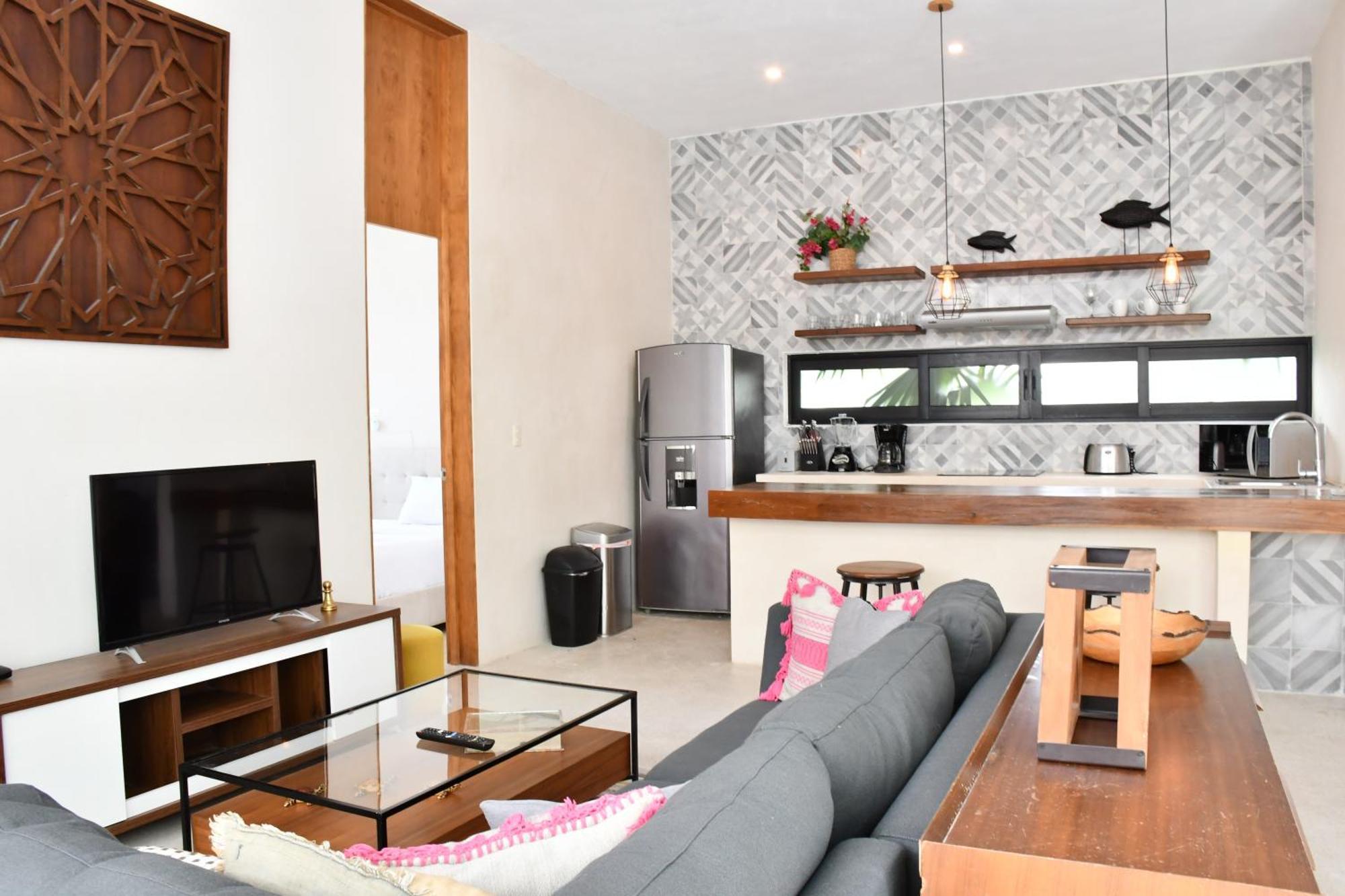 Manor By The Spot Apartment