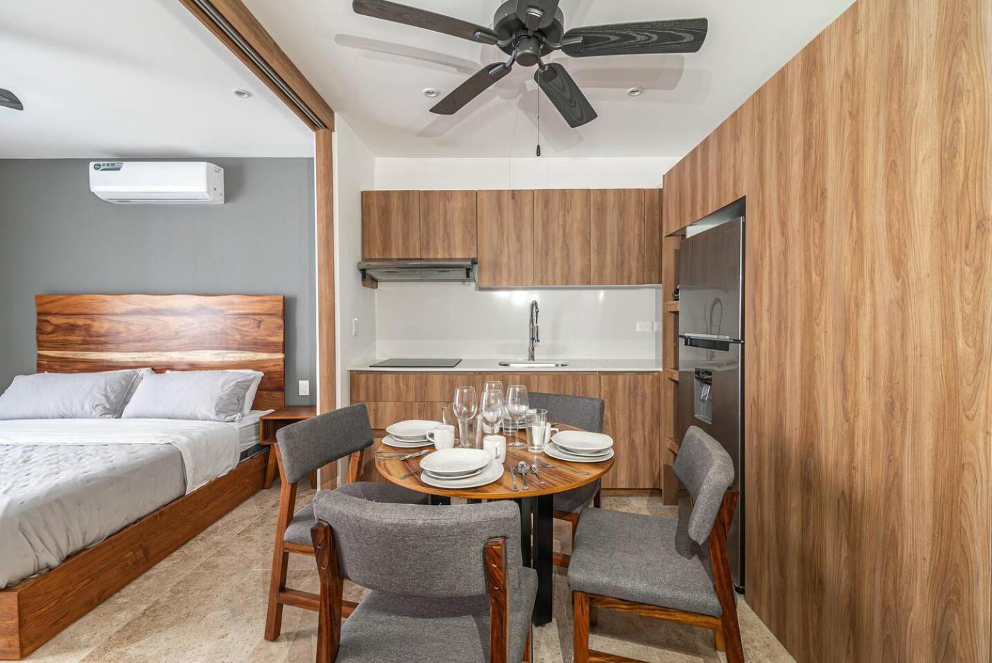 Сasa de vacaciones King With Private Balcony, Rooftop Pool, Gym *
