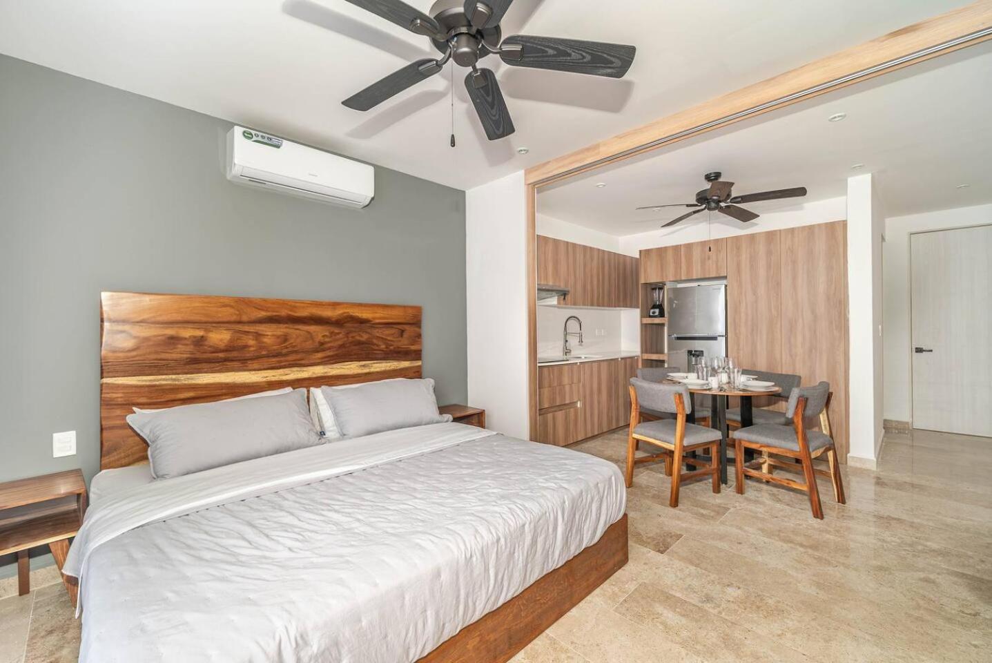 King With Private Balcony, Rooftop Pool, Gym Сasa de vacaciones