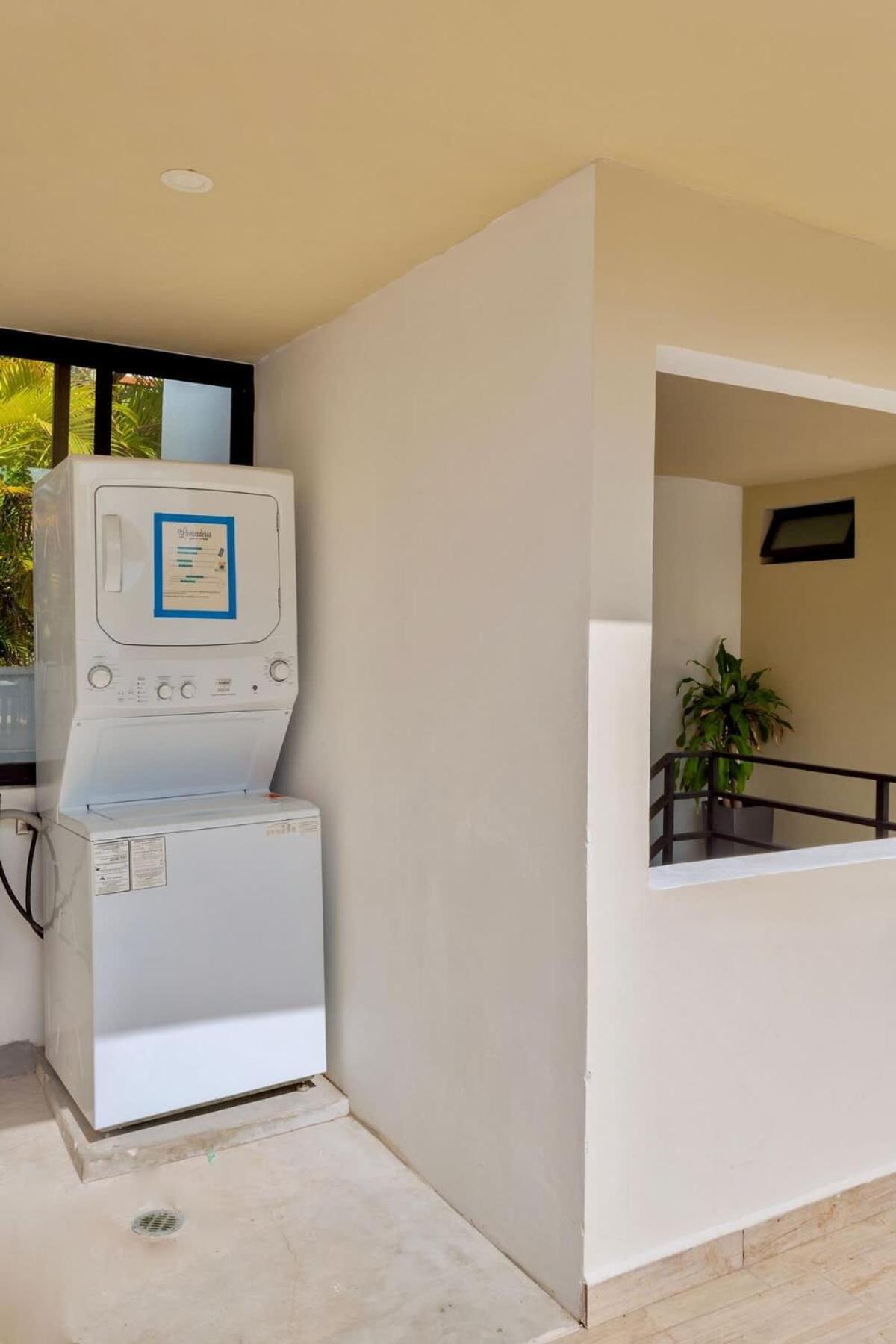 Spacious 1 Bedroom With Great Location & Rooftop Pool By Waves Management Villa *