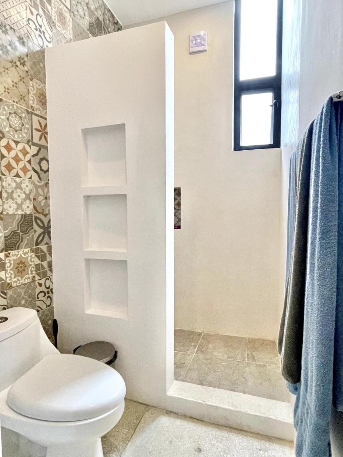 Beautiful 2 Bdr, Location!