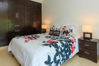 Hotel Perfectly Situated Between The & Town By Stella 3*
