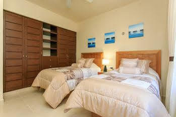 Perfectly Situated Between The & Town By Stella 3*