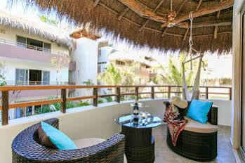 Perfectly Situated Between The & Town By Stella 3*