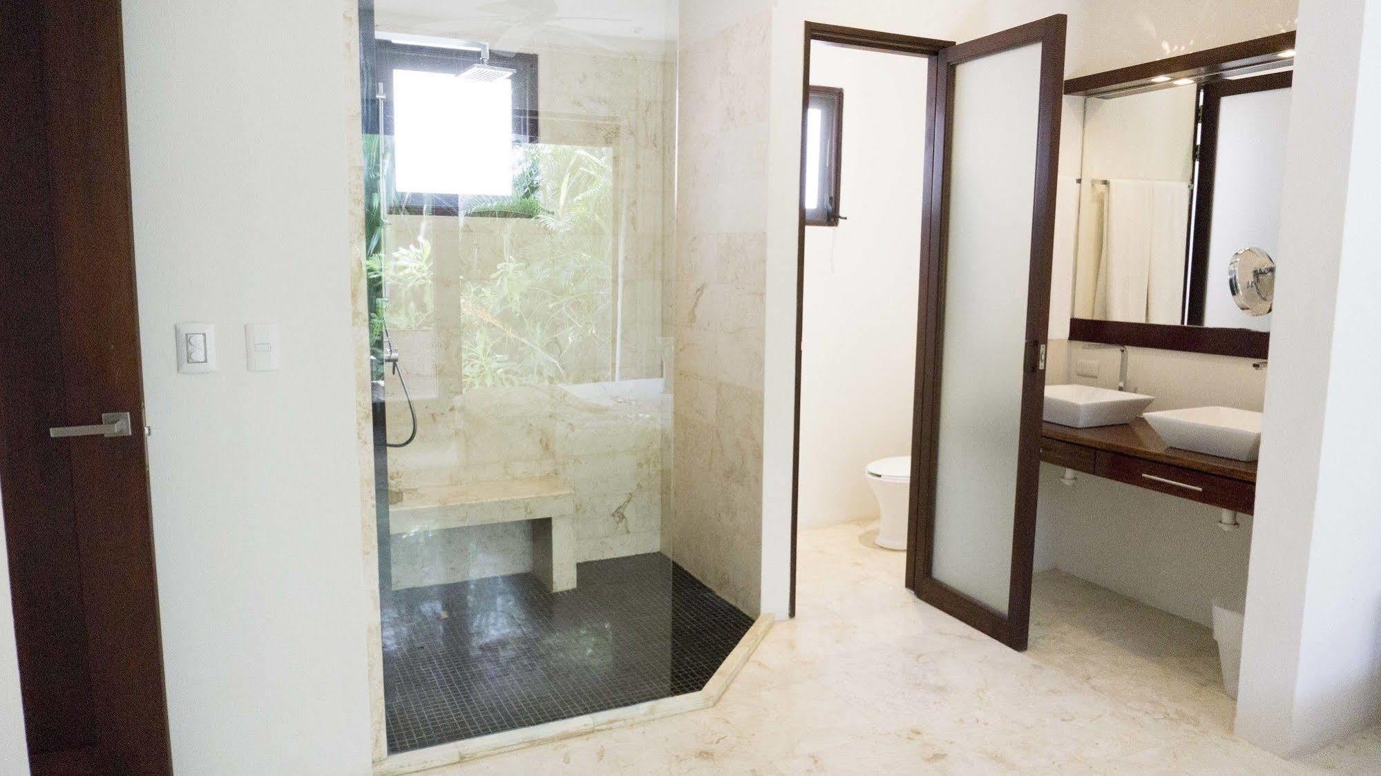 Intima Adults Only Hotel
