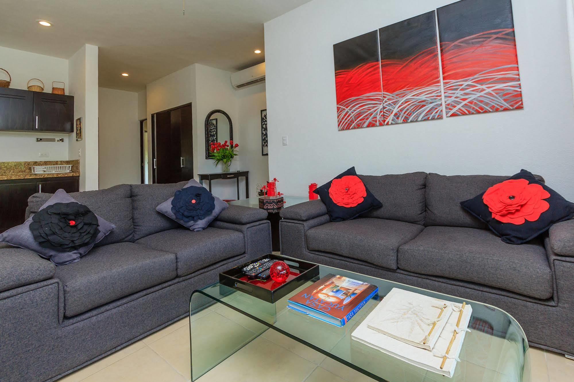 Perfectly Situated Between The & Town By Stella 3*