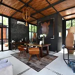 Hotel Barro Negro