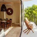 2Br With Fast Wifi Free Bikes, Rooftop, Pool, And Gym