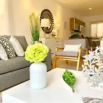Sleeps 4-6-Amazing 2 Bedroom Ph With Bbq Jacuzzi
