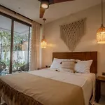 2 Bedrooms Apartment And Fully Equipped Kitchen Harmony Maxia