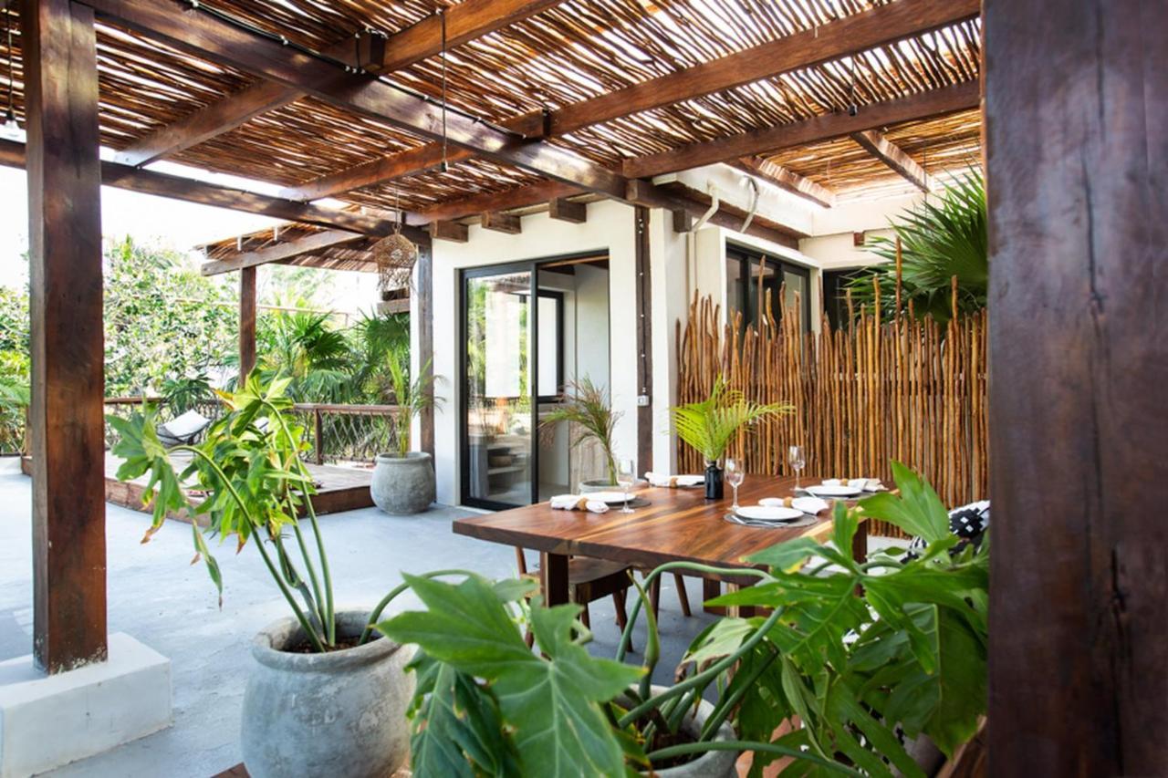 Mohave Jungle Hotel 2*