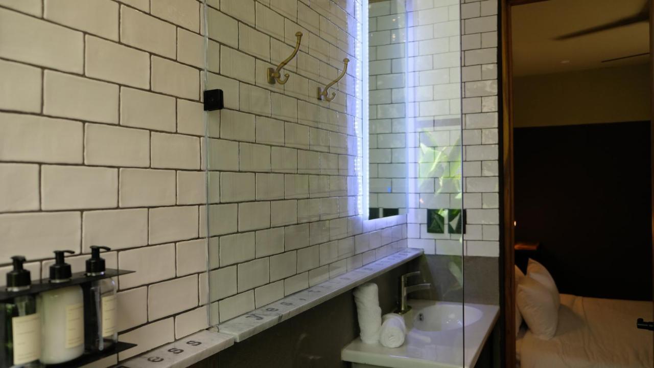 Loba Male Only Bed and breakfast 4*