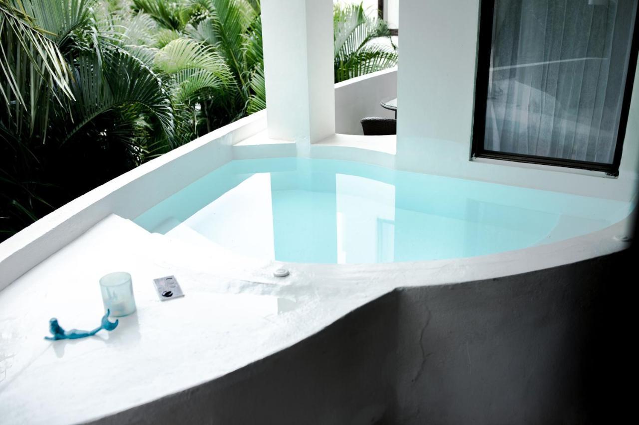 Apartahotel Mak Nuk Village - Clothing Optional