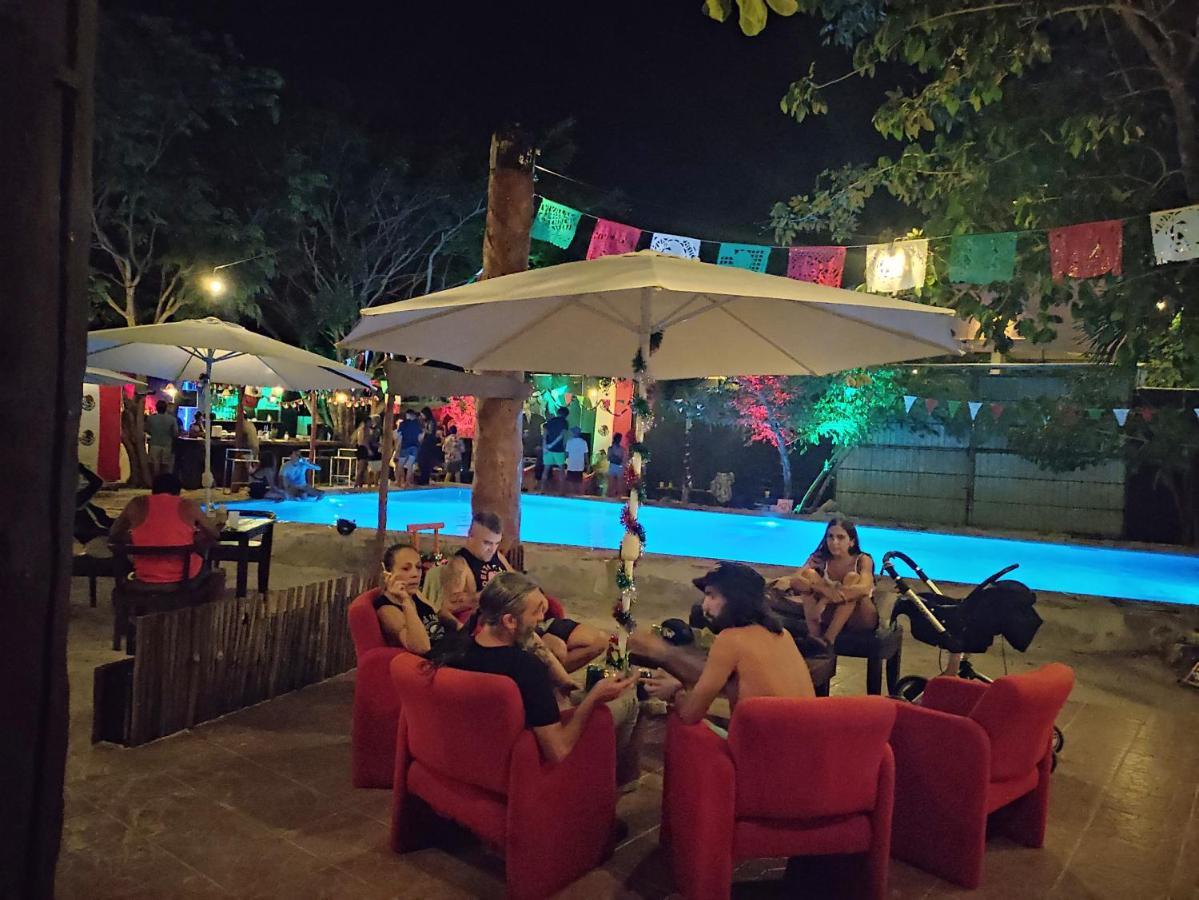 The - Food, Drinks And Transportation To The And Cenotes *