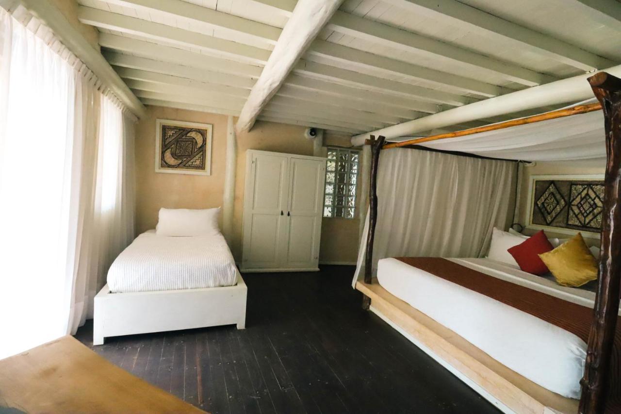 Hotel Estrellas - Located At The Party Zone
