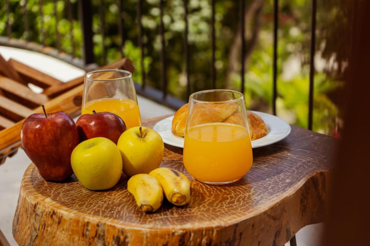 2br With Fast Wifi Free Bikes, Rooftop, Pool, And Gym *