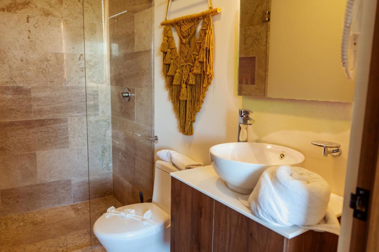 2br With Fast Wifi Free Bikes, Rooftop, Pool, And Gym Apartamento