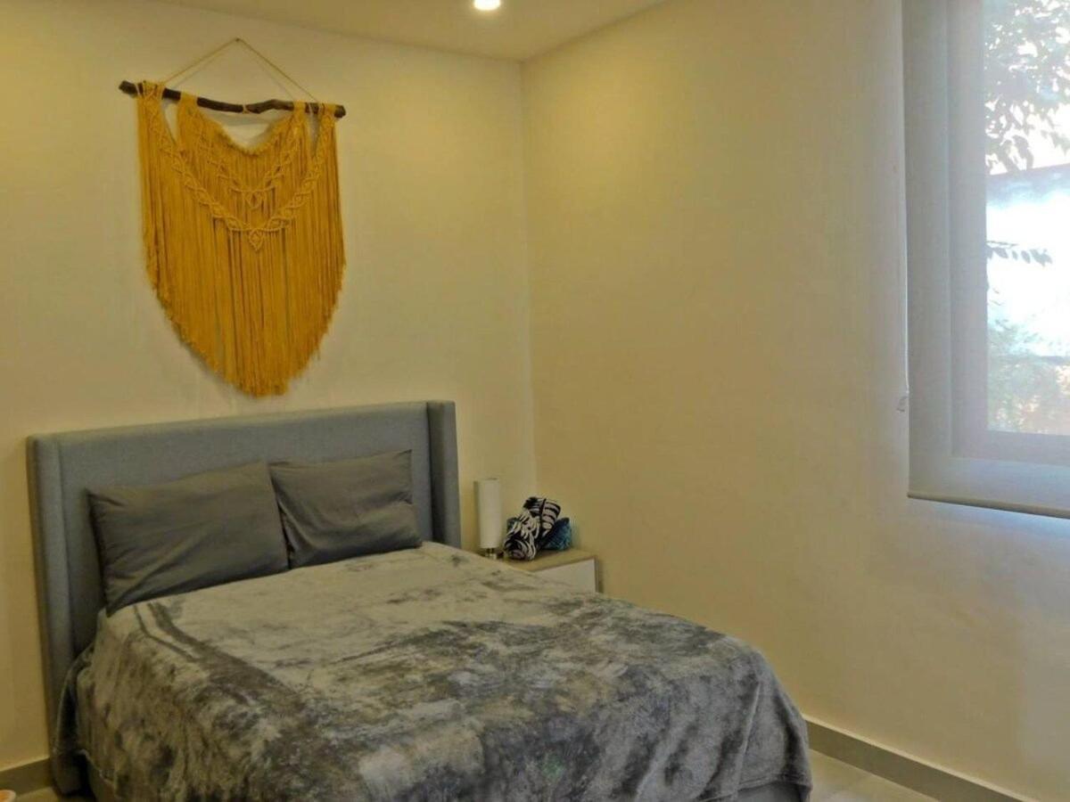 Apartamento Amplio Depto. C/terraza Privada + Hermosa Piscina *