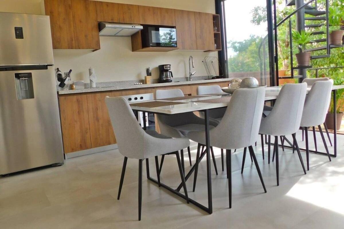 Apartamento Amplio Depto. C/terraza Privada + Hermosa Piscina *