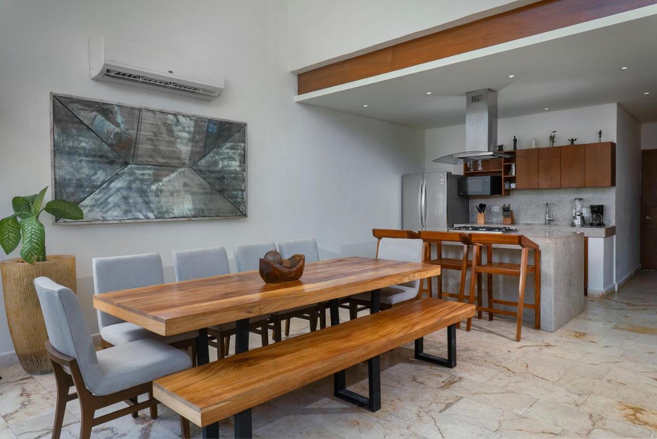 Spectacular 4br Style With Concierge And Secluded Pool