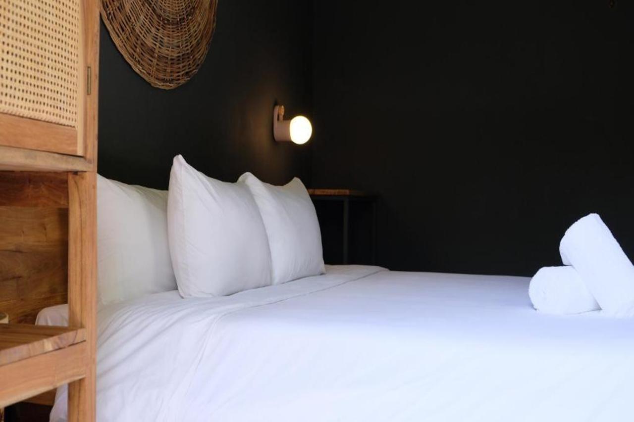 Loba Male Only Bed and breakfast