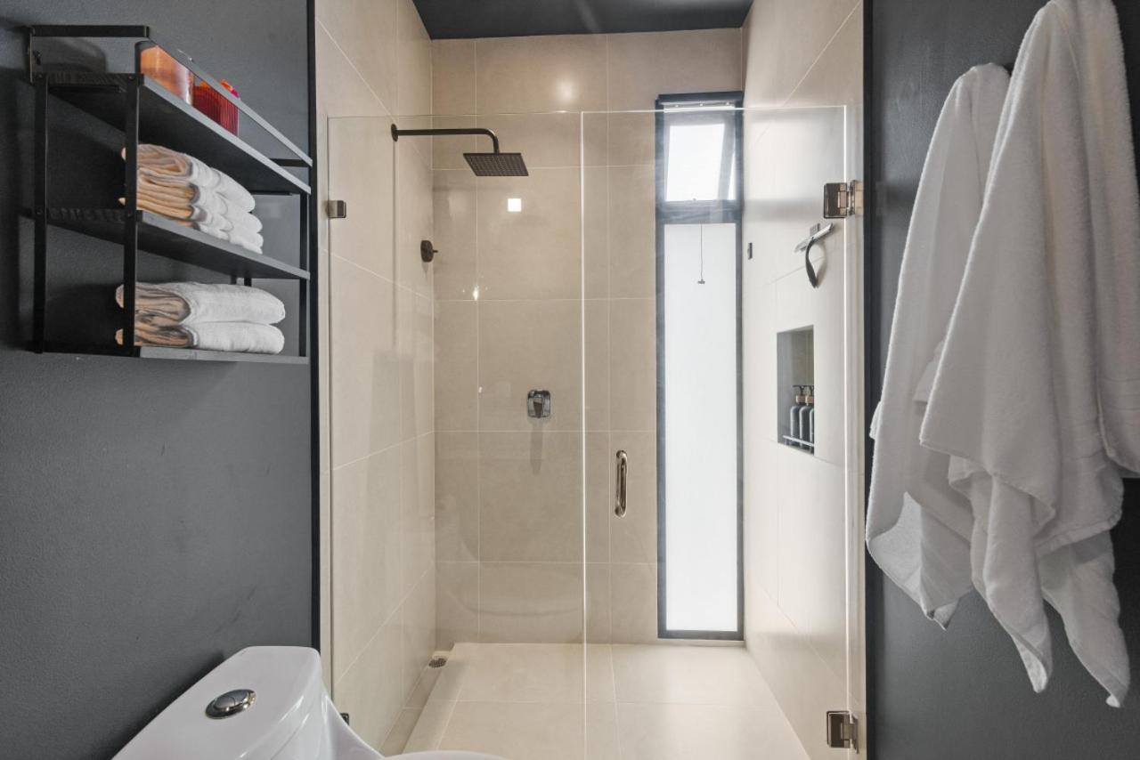 Shes Moody 3 Bed Penthouse With Yard Pools Rooftop Aircon 15 Minute Drive To The