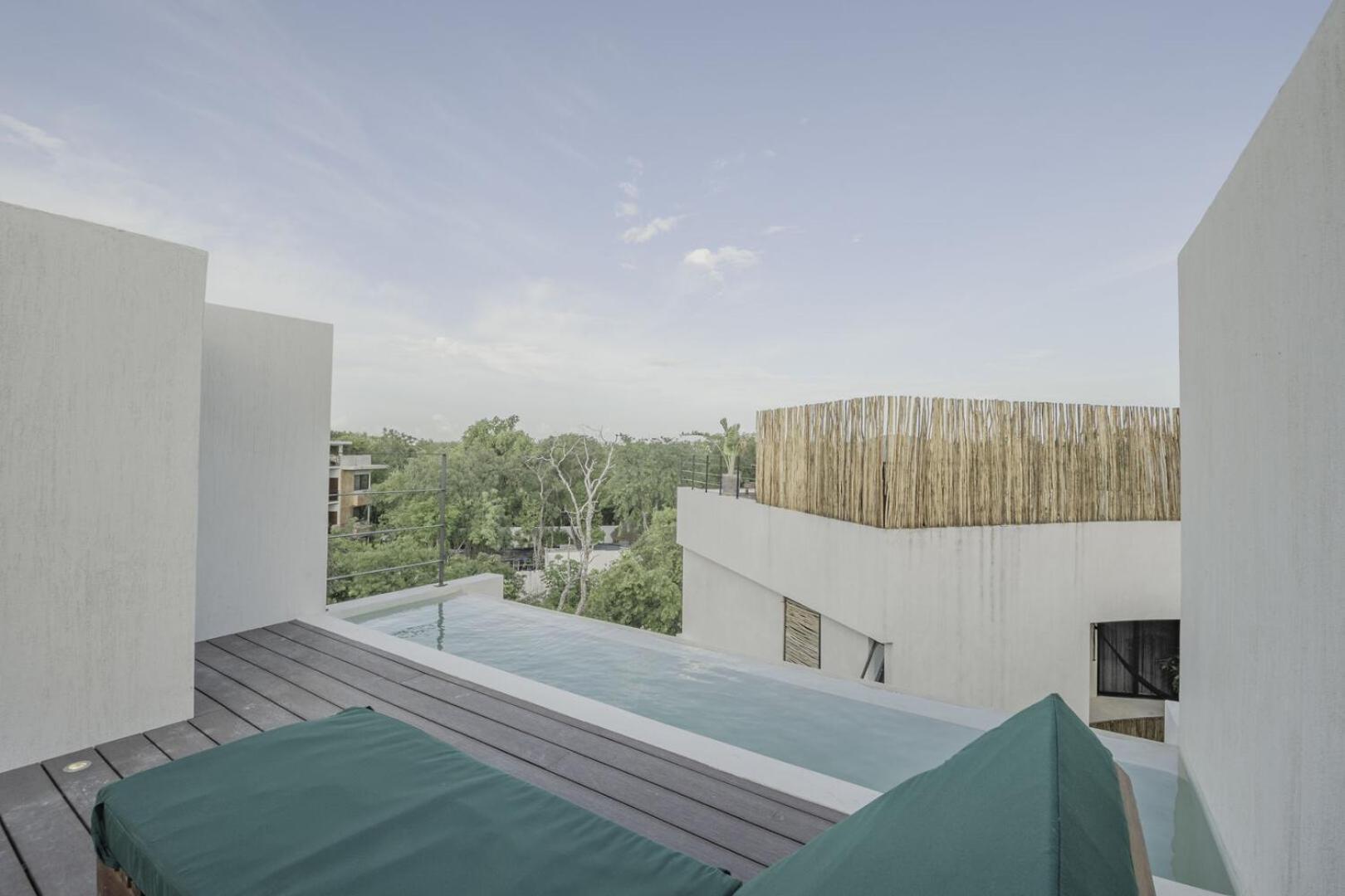 Tanik By Lockey Hotel