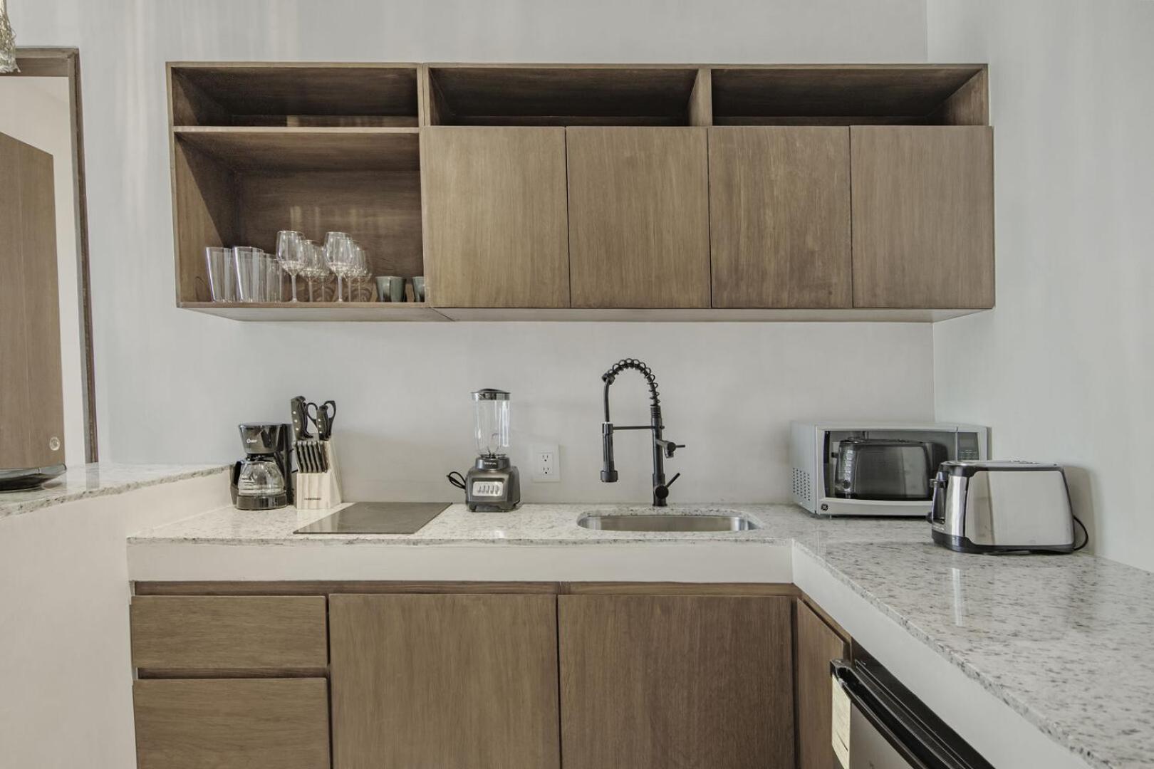 Tanik By Lockey Hotel *