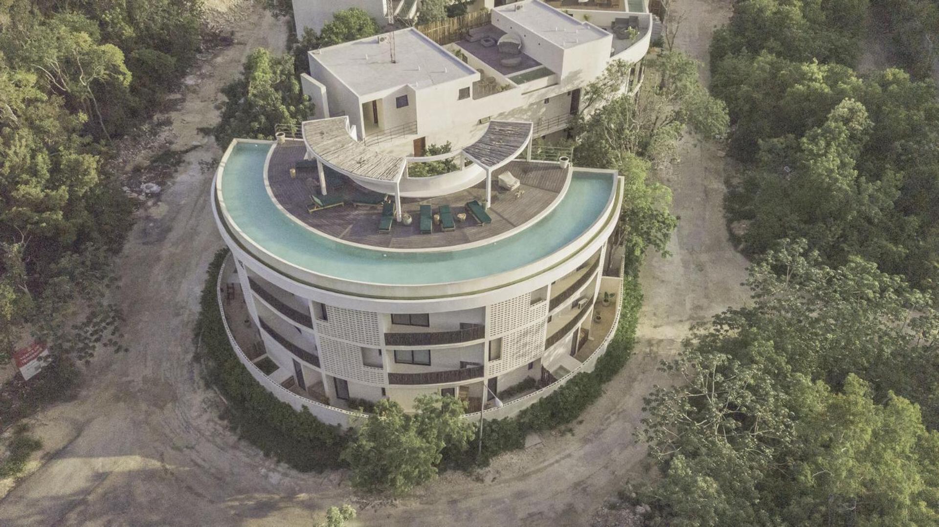 Tanik By Lockey Hotel