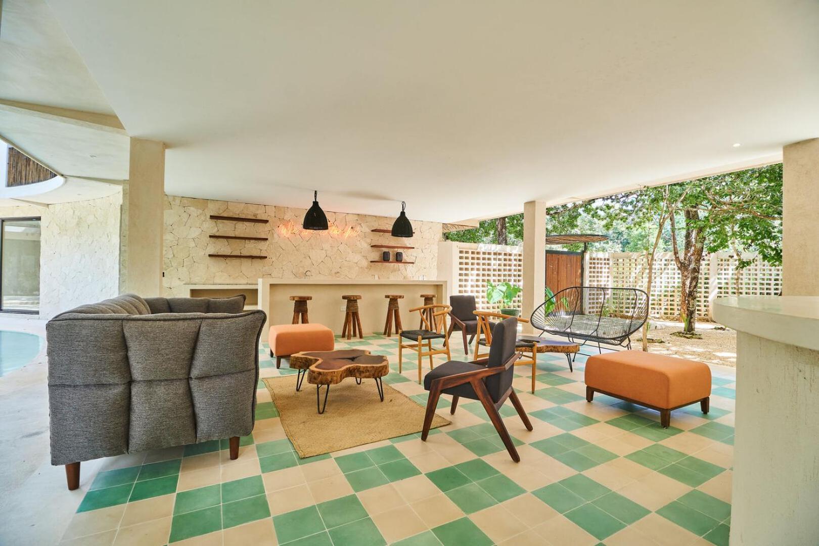 Tanik By Lockey Hotel *