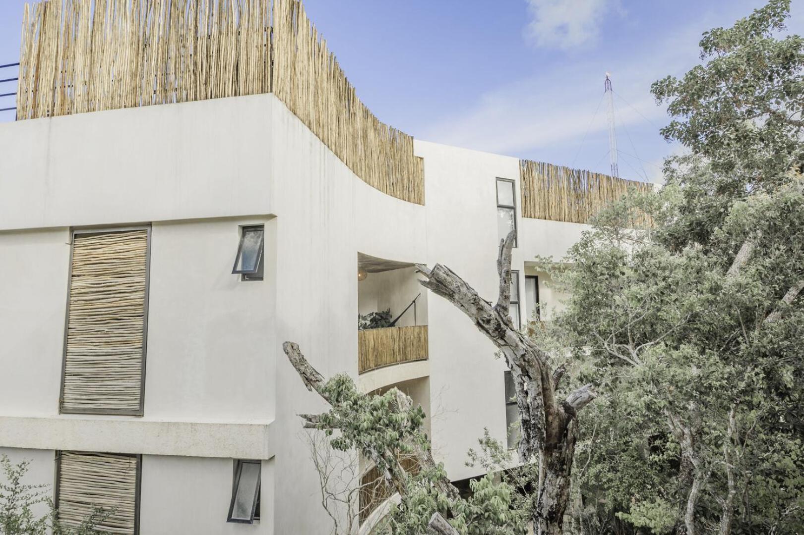 Tanik By Lockey Hotel