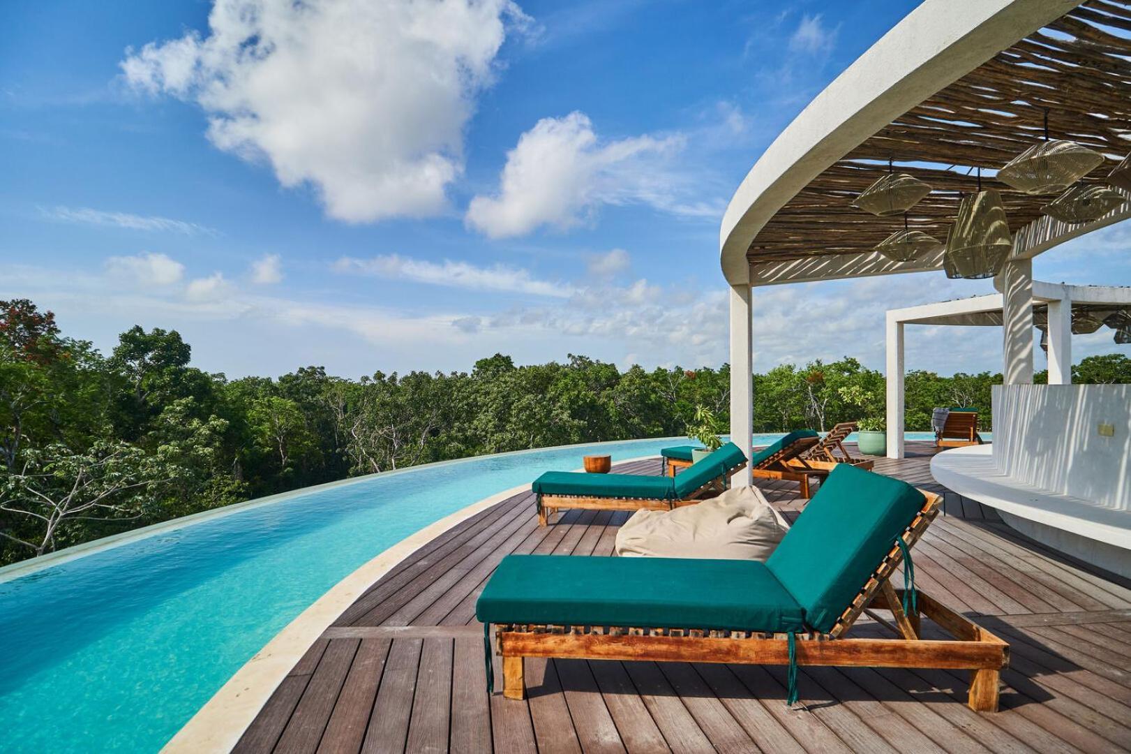 Tanik By Lockey Hotel