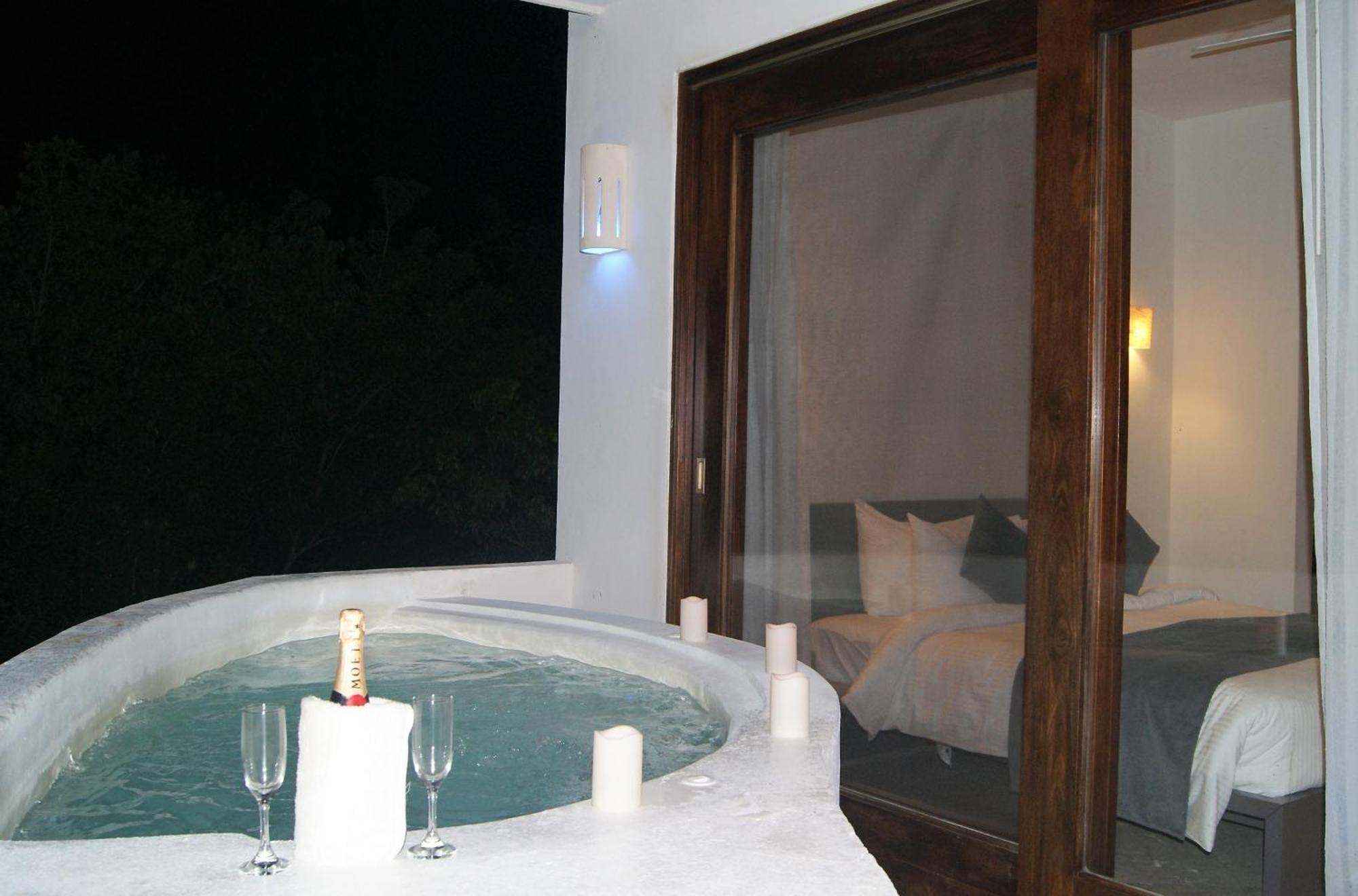 Mak Nuk Village - Clothing Optional Apartahotel