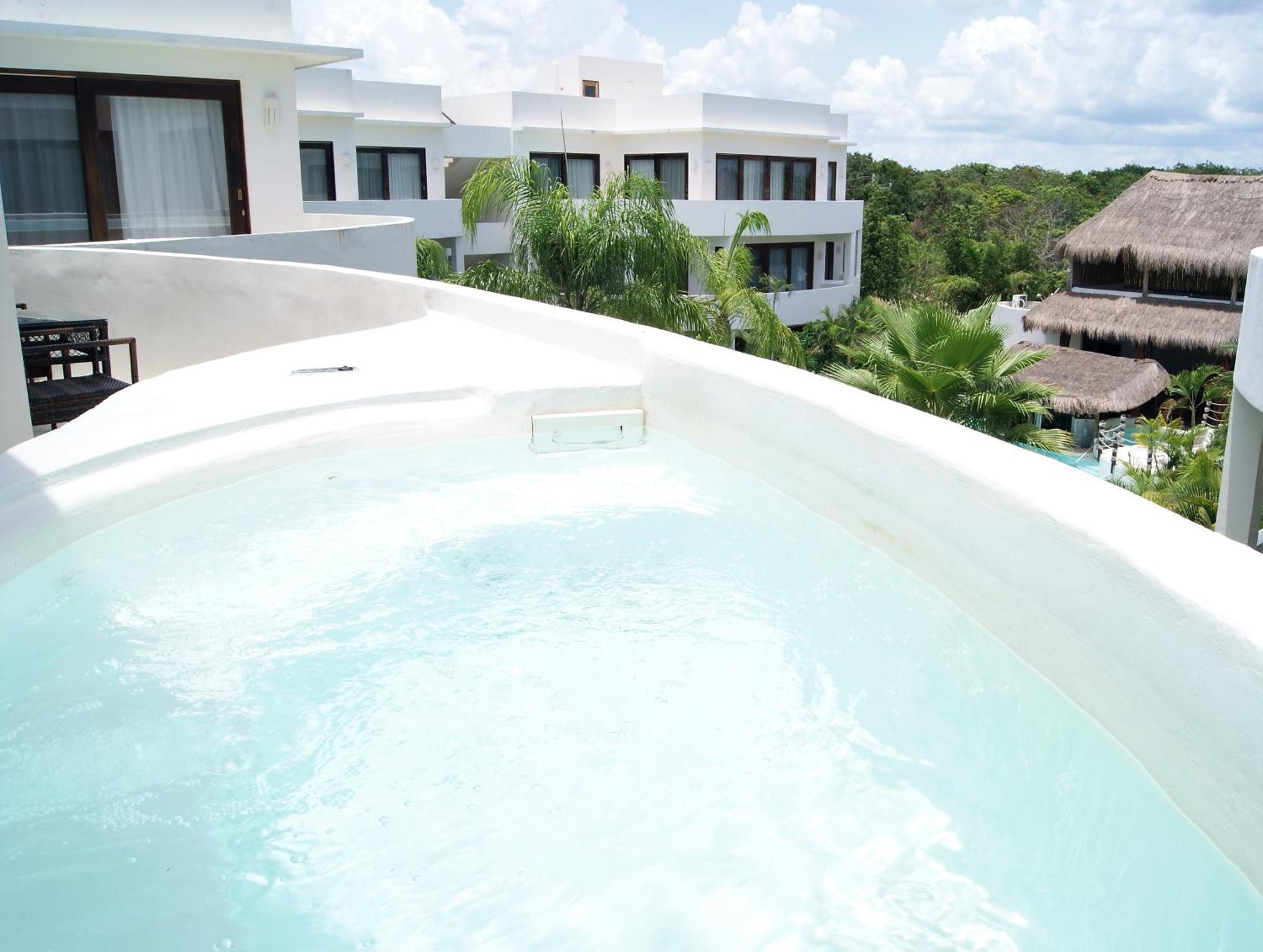 Mak Nuk Village - Clothing Optional Apartahotel 2*
