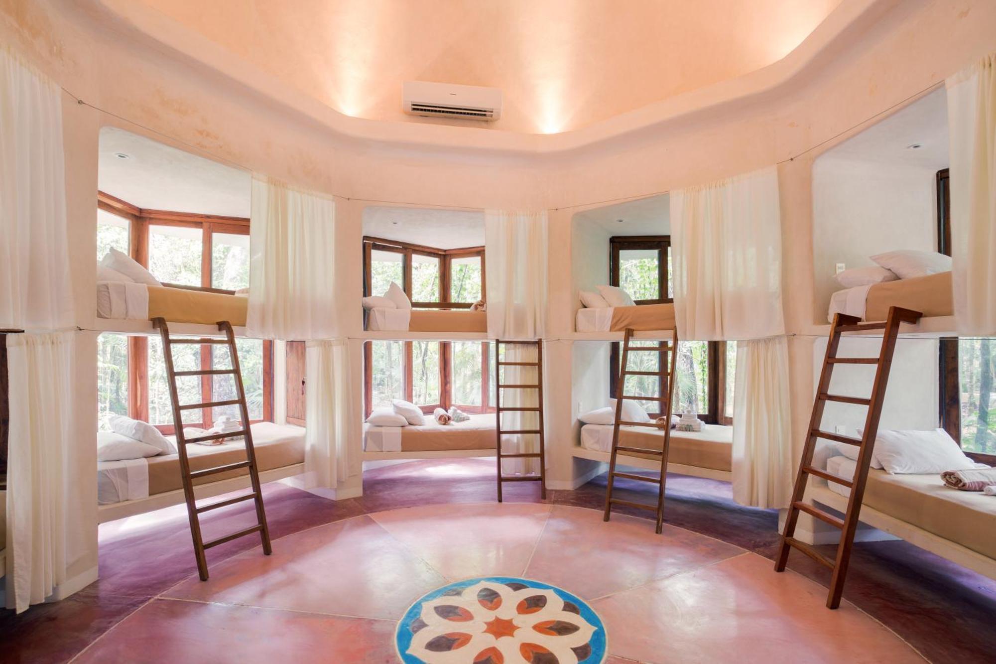 Hotel Holistika 4*