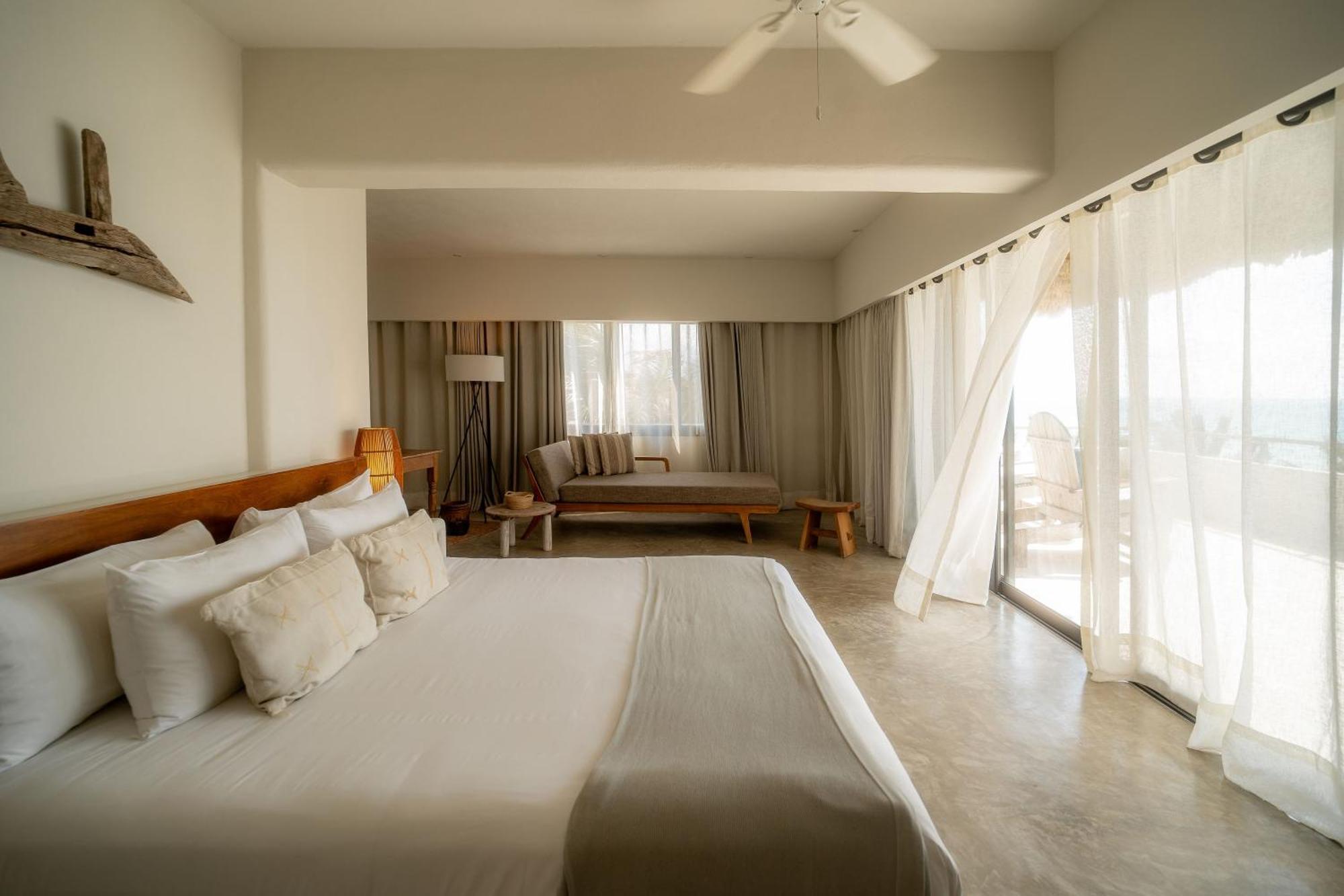 Hotel Chiringuito 4*