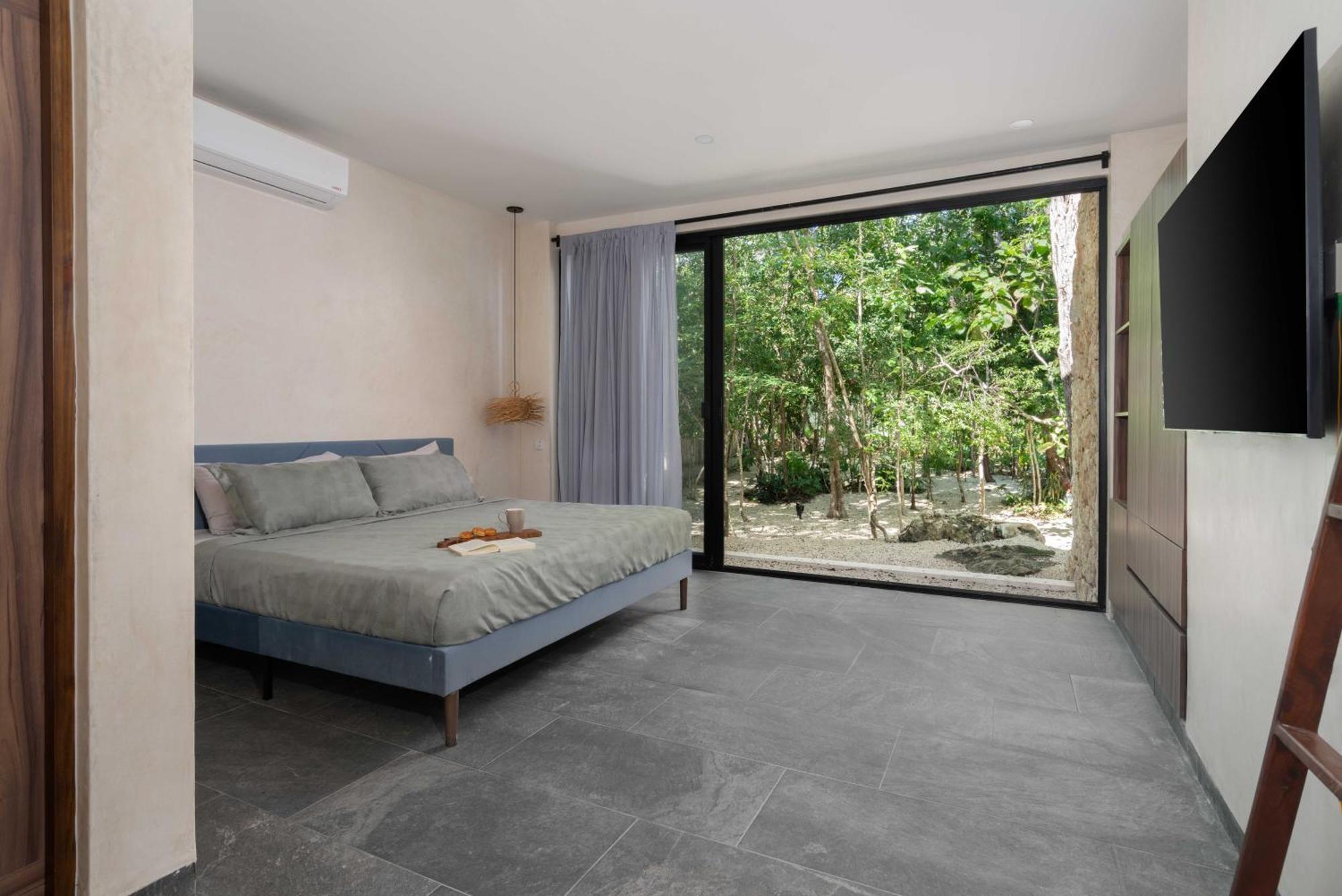 Twelve O'clock - Luxury Villa *