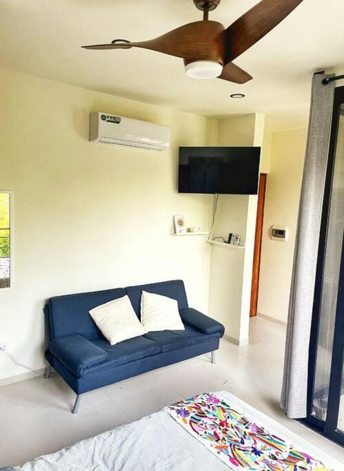 3ppl At Great Price & Location In *