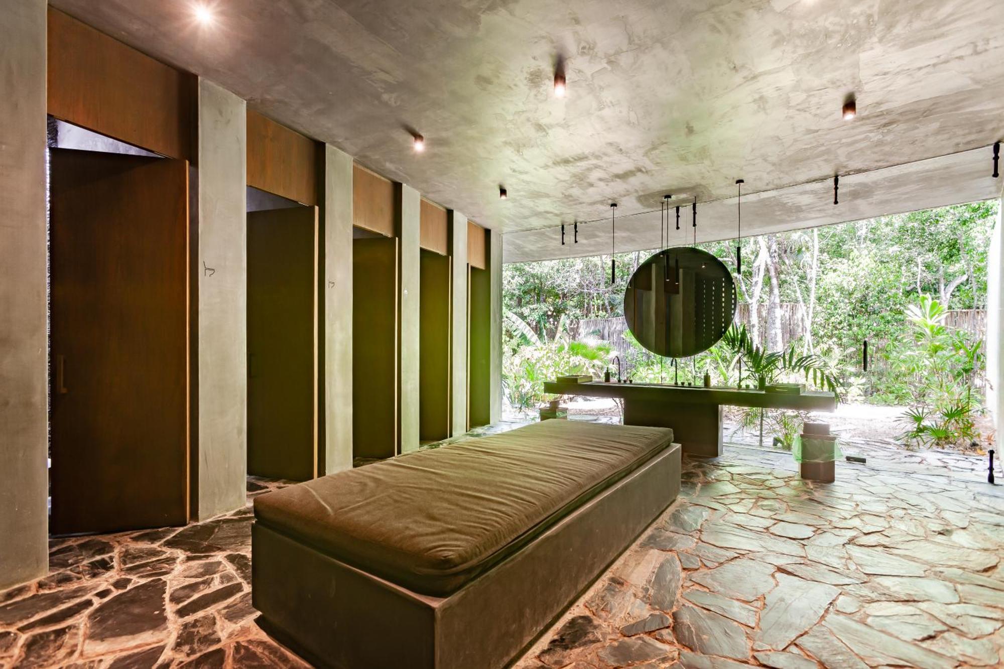 Apartamento Luxe Jungle 10min To Hot Tub King *