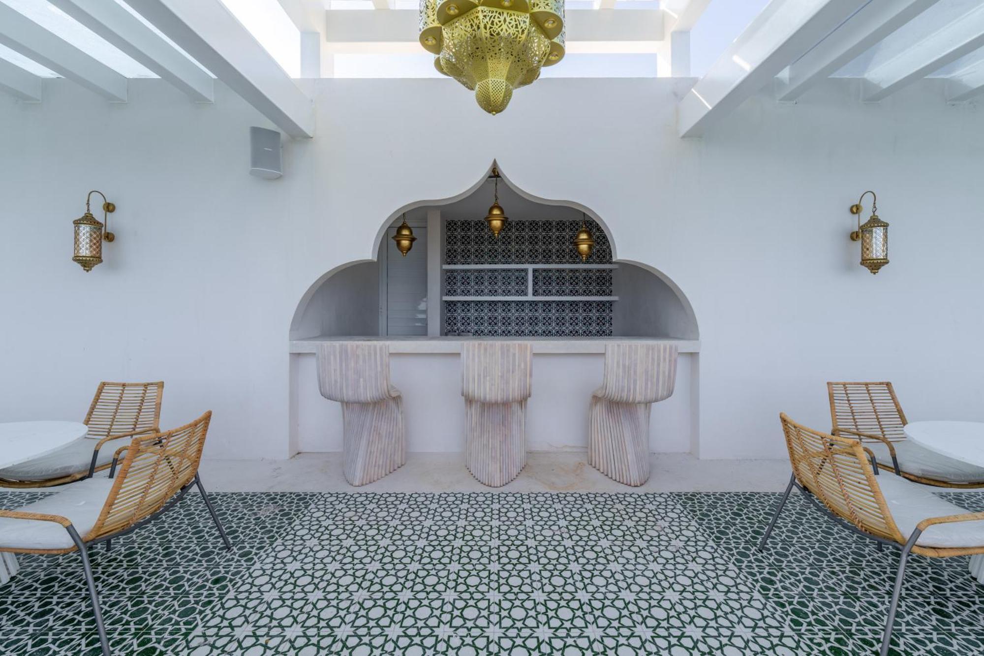 Sana Beachfront Boutique Hotel