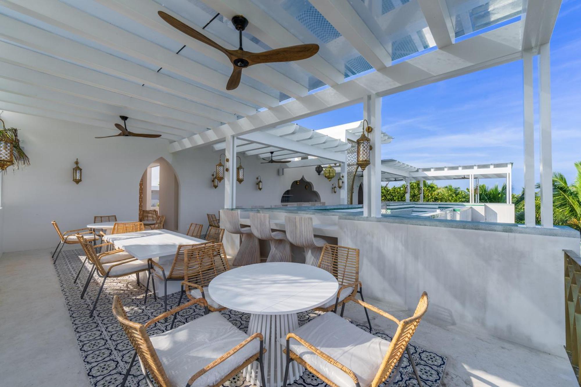 Sana Beachfront Boutique Hotel 5*