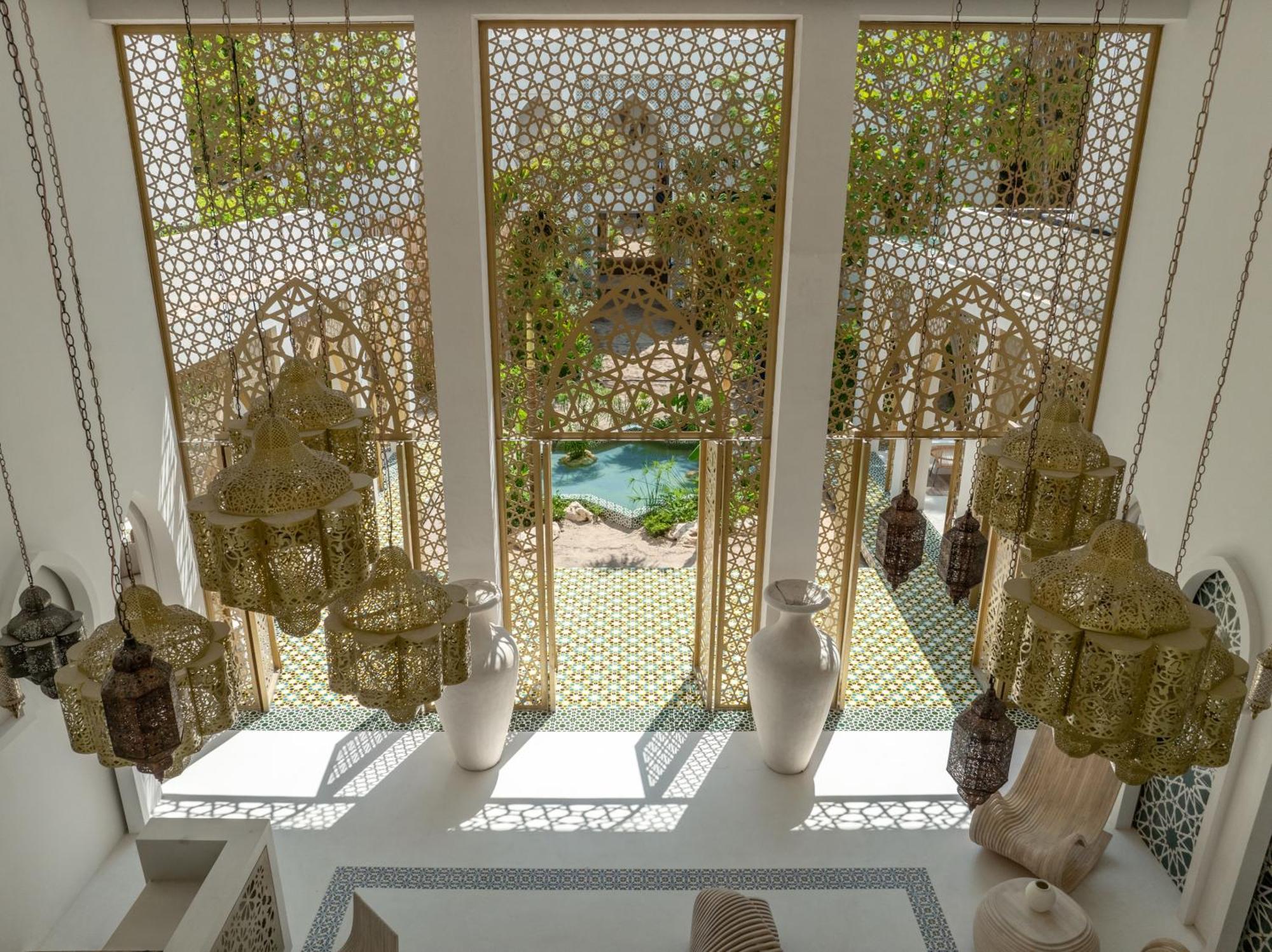 Sana Beachfront Boutique Hotel 5*