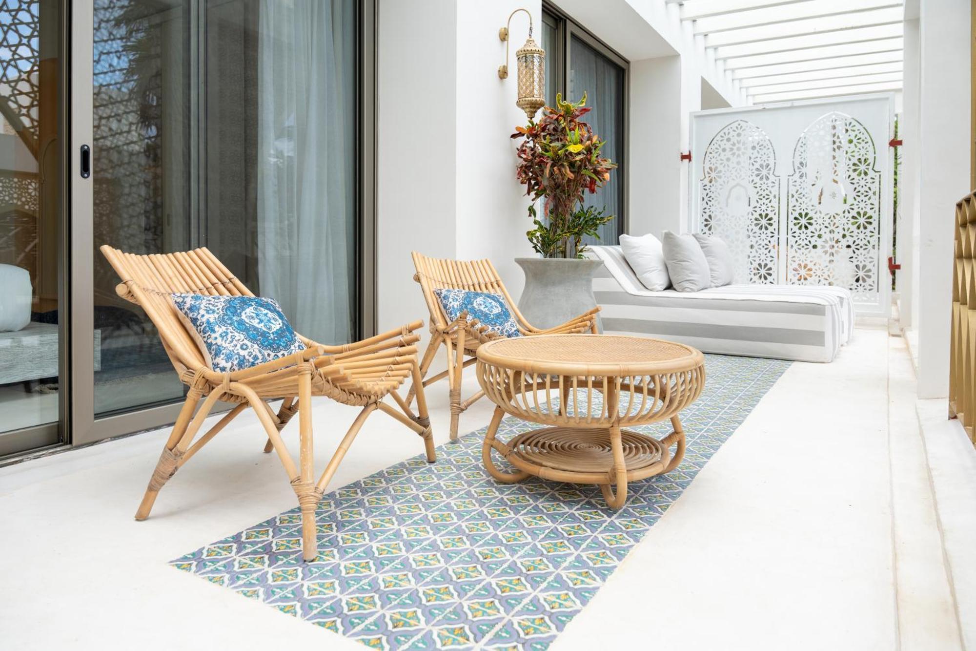 Sana Beachfront Boutique Hotel
