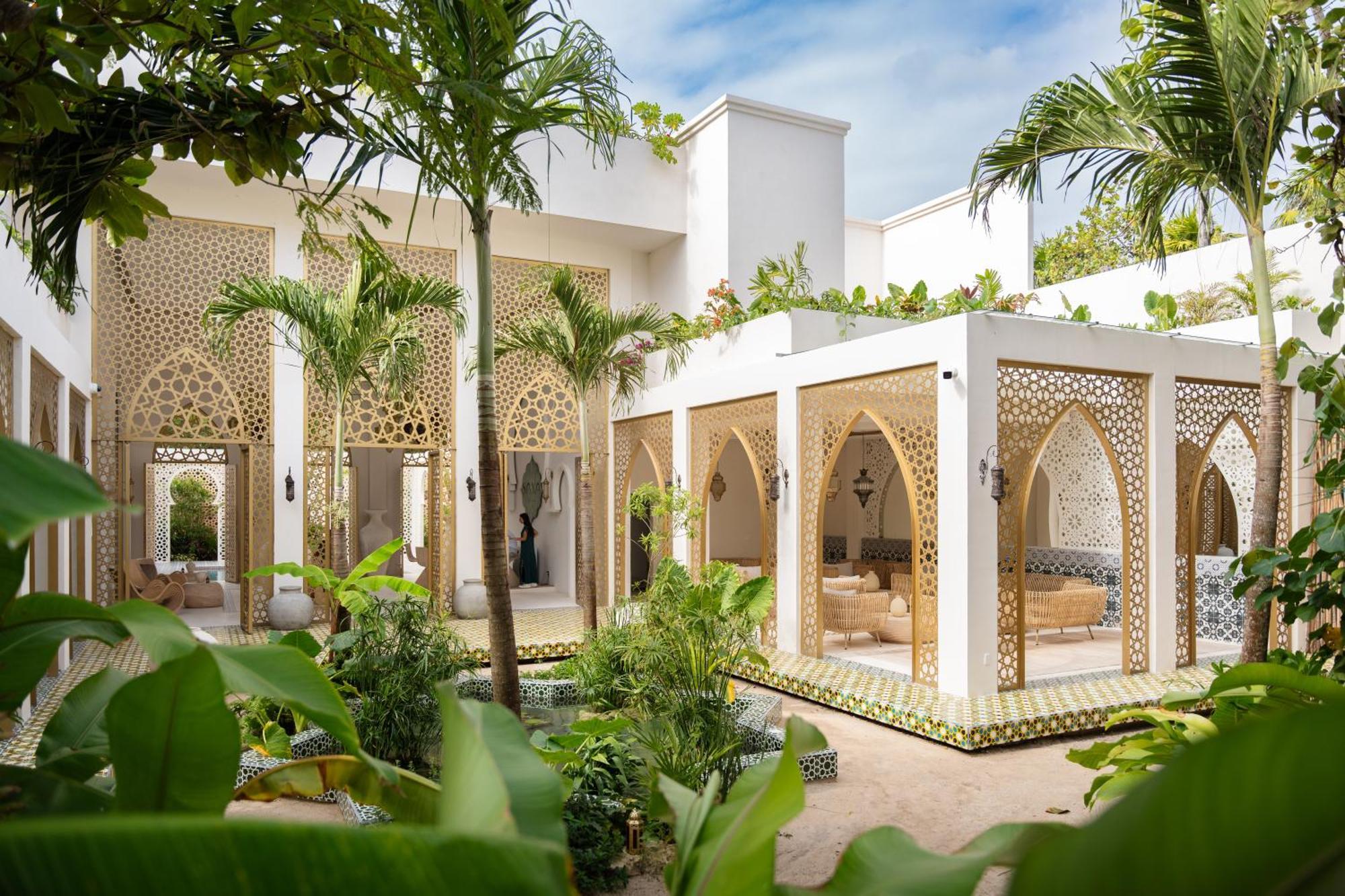 Sana Beachfront Boutique Hotel 5*